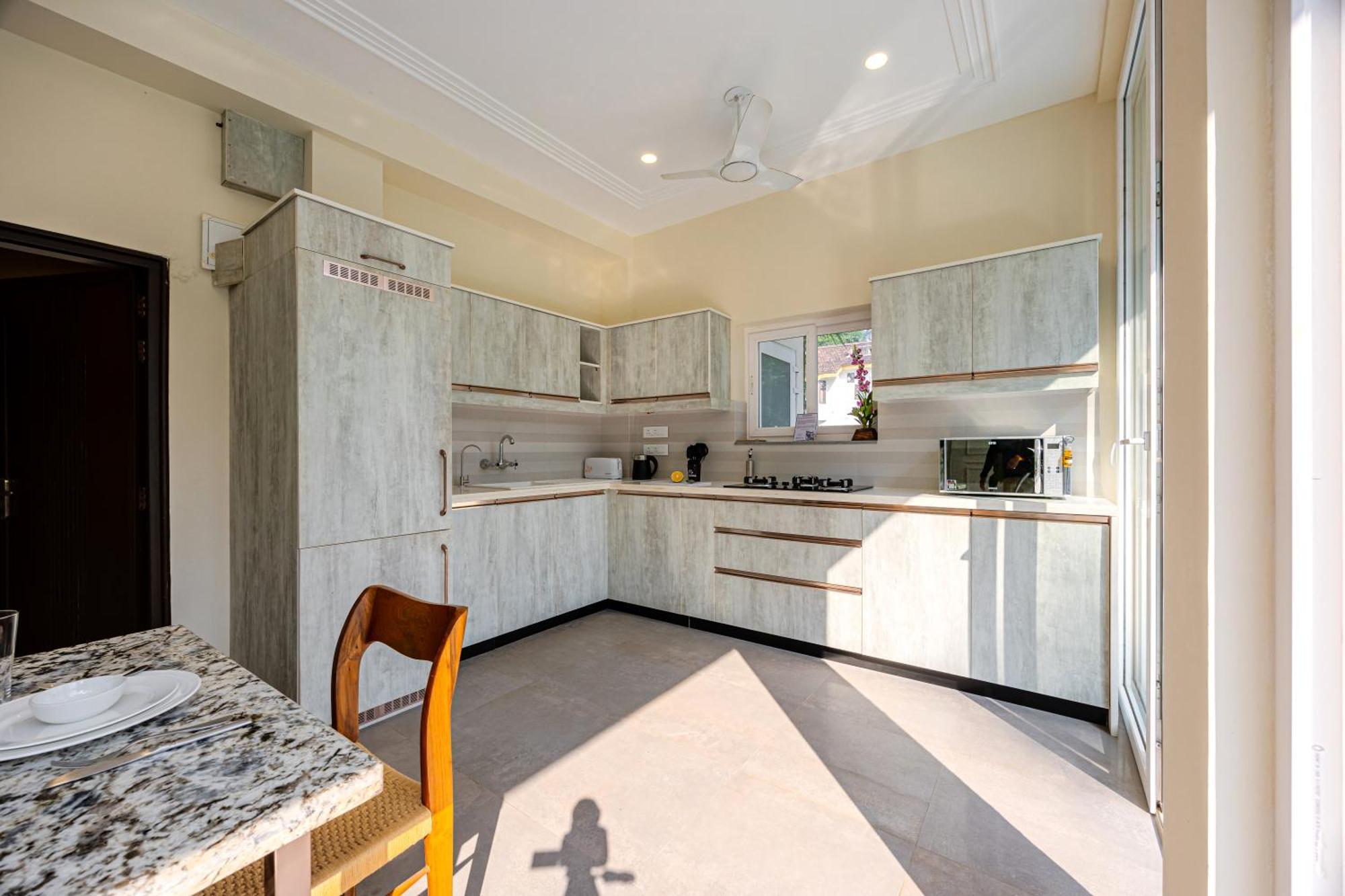 Elivaas 4 Bhk Villa Near Beach With Private Pool & Bar - Casa Boa Vida Candolim Exteriör bild
