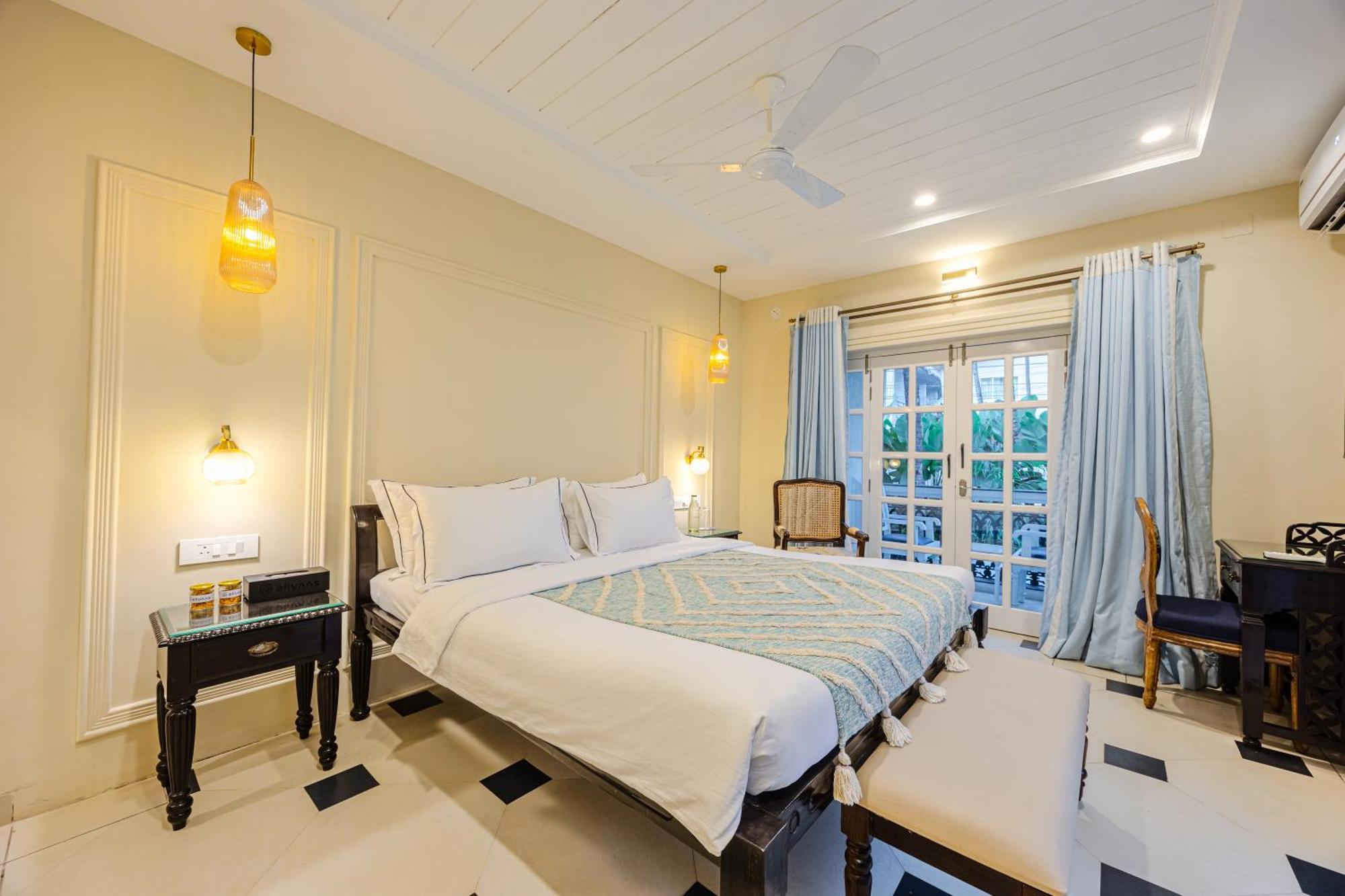 Elivaas 4 Bhk Villa Near Beach With Private Pool & Bar - Casa Boa Vida Candolim Exteriör bild
