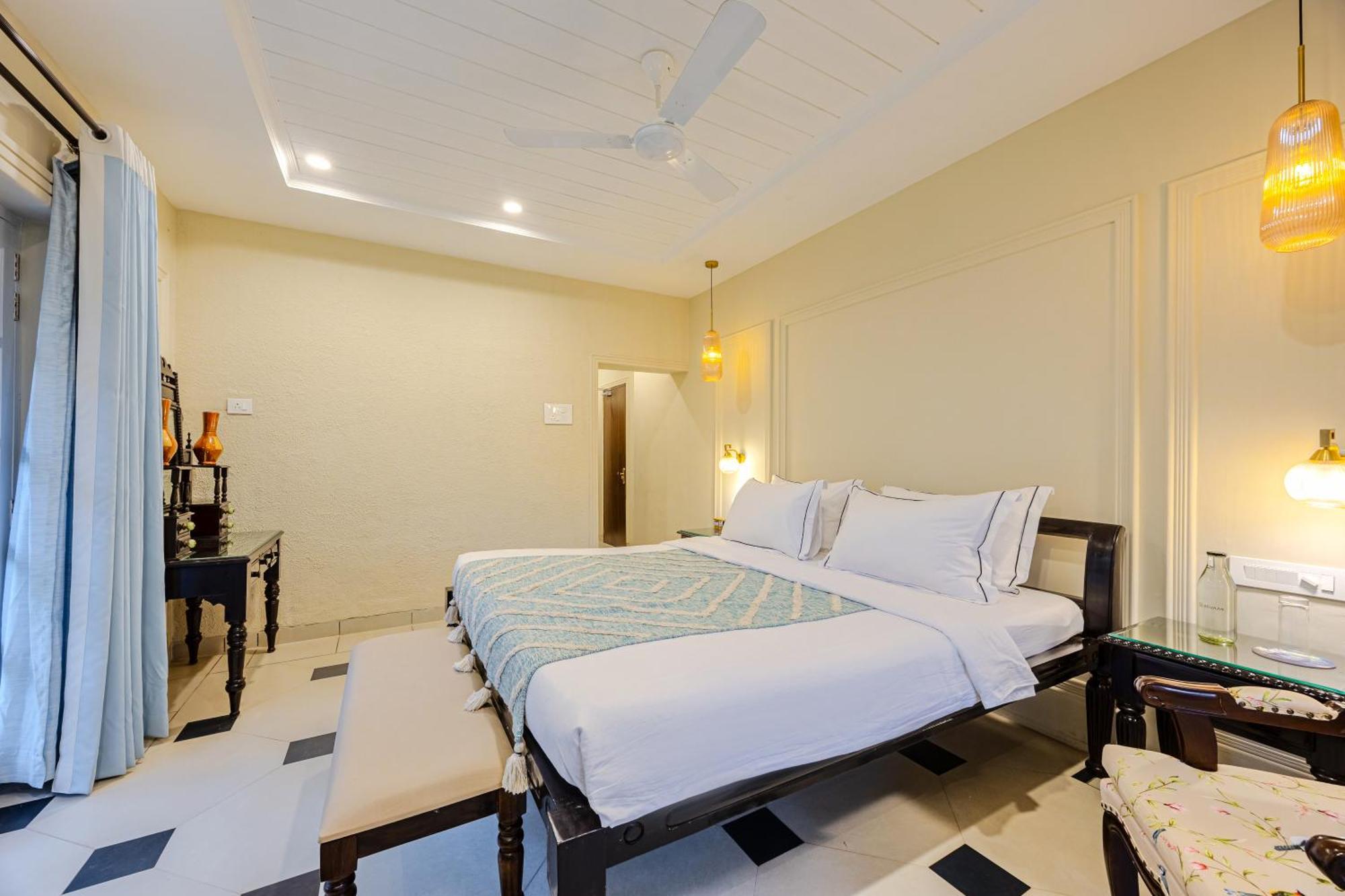 Elivaas 4 Bhk Villa Near Beach With Private Pool & Bar - Casa Boa Vida Candolim Exteriör bild