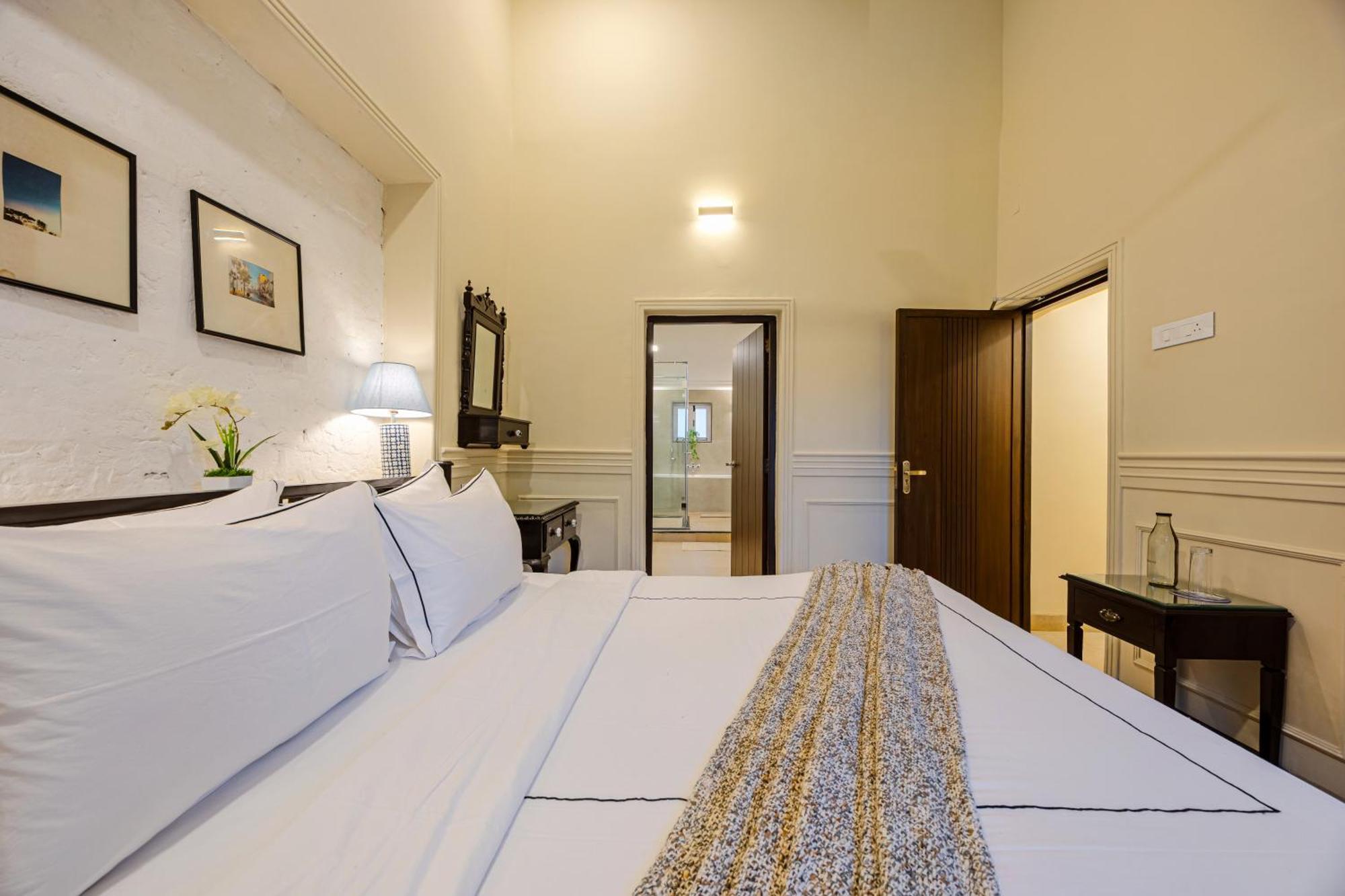 Elivaas 4 Bhk Villa Near Beach With Private Pool & Bar - Casa Boa Vida Candolim Exteriör bild