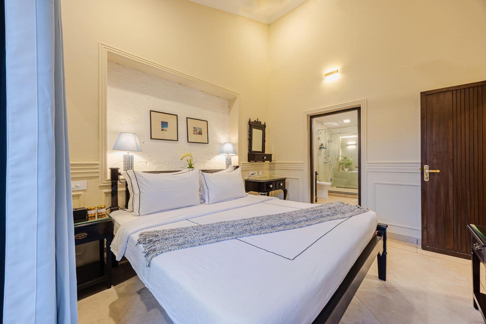 Elivaas 4 Bhk Villa Near Beach With Private Pool & Bar - Casa Boa Vida Candolim Exteriör bild